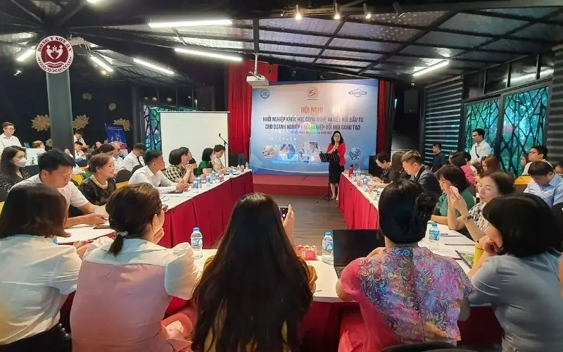 Hội thảo chuyên môn